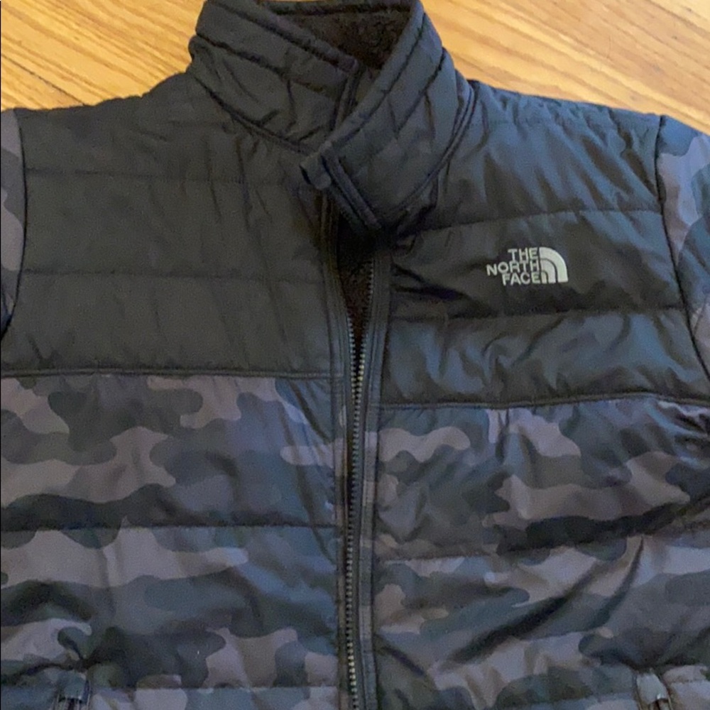 North Face Boys Puffer/Reverse to Black Fleece
